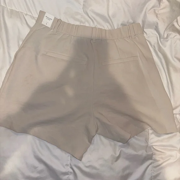 NWT High rise premium crepe tailored shorts - Picture 5 of 6
